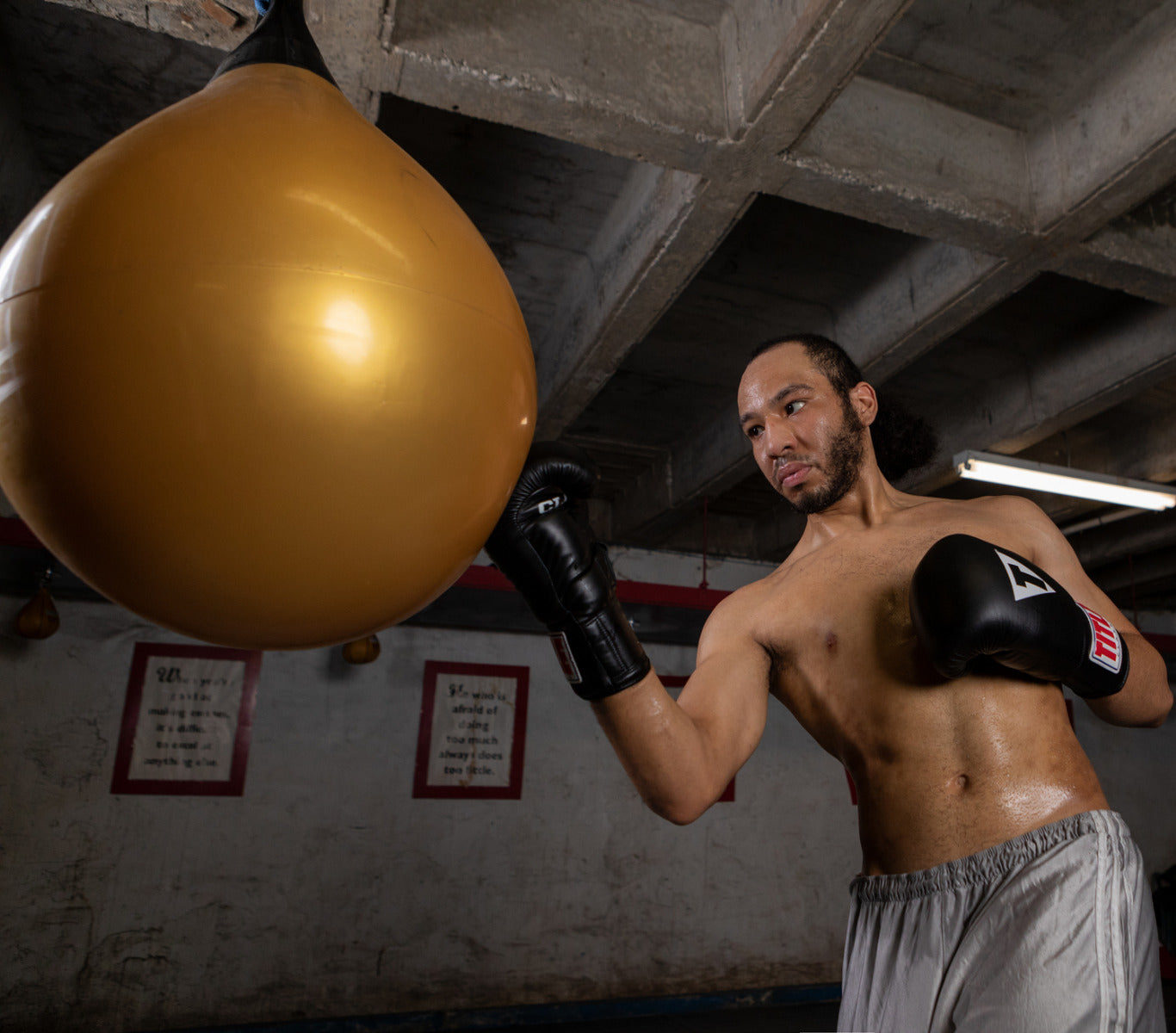 Classic Leather Elastic Training Boxing Gloves 2.0