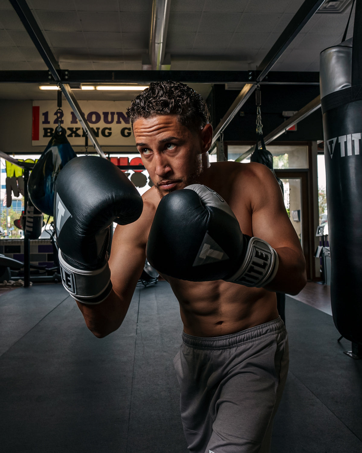 Boxing Gel World V2T Bag Boxing Gloves